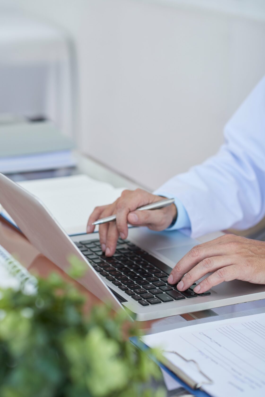 4 Tâches Qu'Une Secrétaire À Distance Peut Gérer Pour Une Pme 4 Comment déléguer l’administratif réduit le stress des professionnels de santé? 5