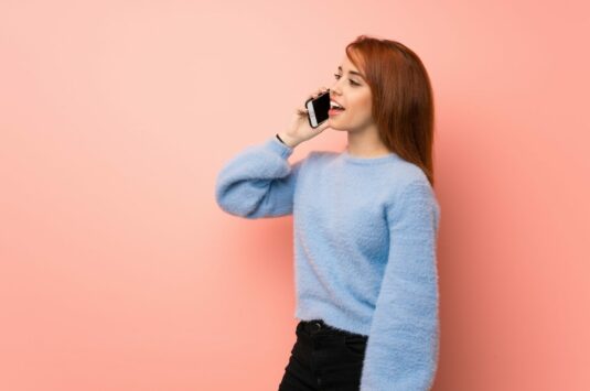 La voix, un atout sous-estimé dans la relation patient : pourquoi votre secrétariat joue un rôle clé