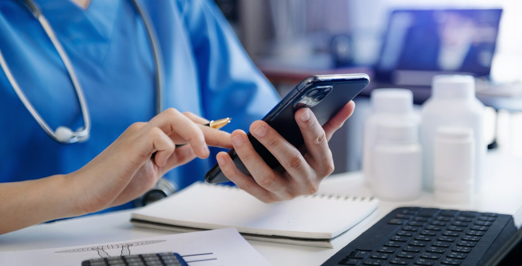Médecin généraliste sans secrétaire : comment organiser son cabinet efficacement ?