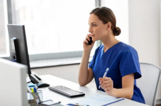 Accueil 22 Télésecrétariat médical : 6 idées reçues qui freinent encore les cabinets